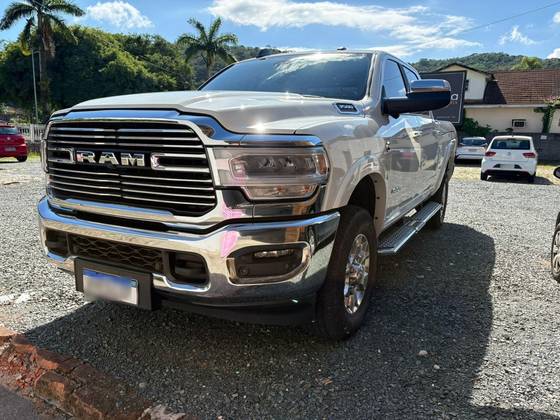 RAM 3500 6.7 I6 TURBO DIESEL LARAMIE CD 4X4 AUTOMÁTICO